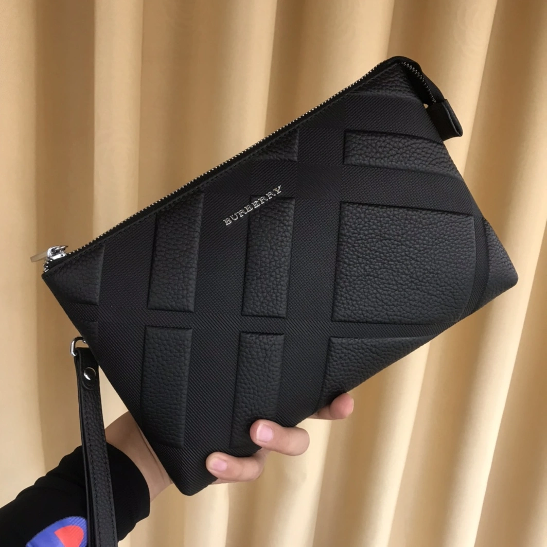 Burberry AAA Man Wallets Elegant 2447