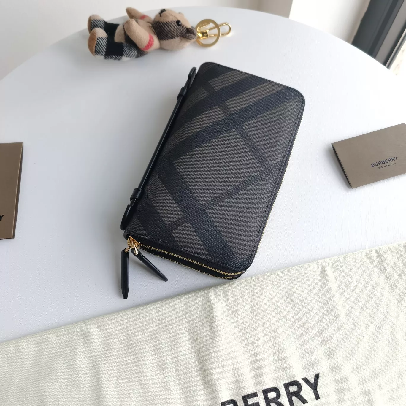 Burberry AAA Man Wallets EyeCatching 3908