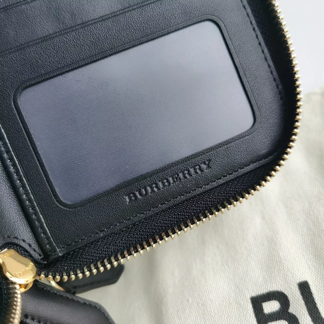 Burberry AAA Man Wallets EyeCatching 3908