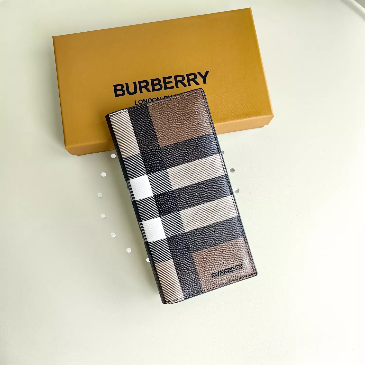 Burberry AAA Man Wallets Fashionable 1689