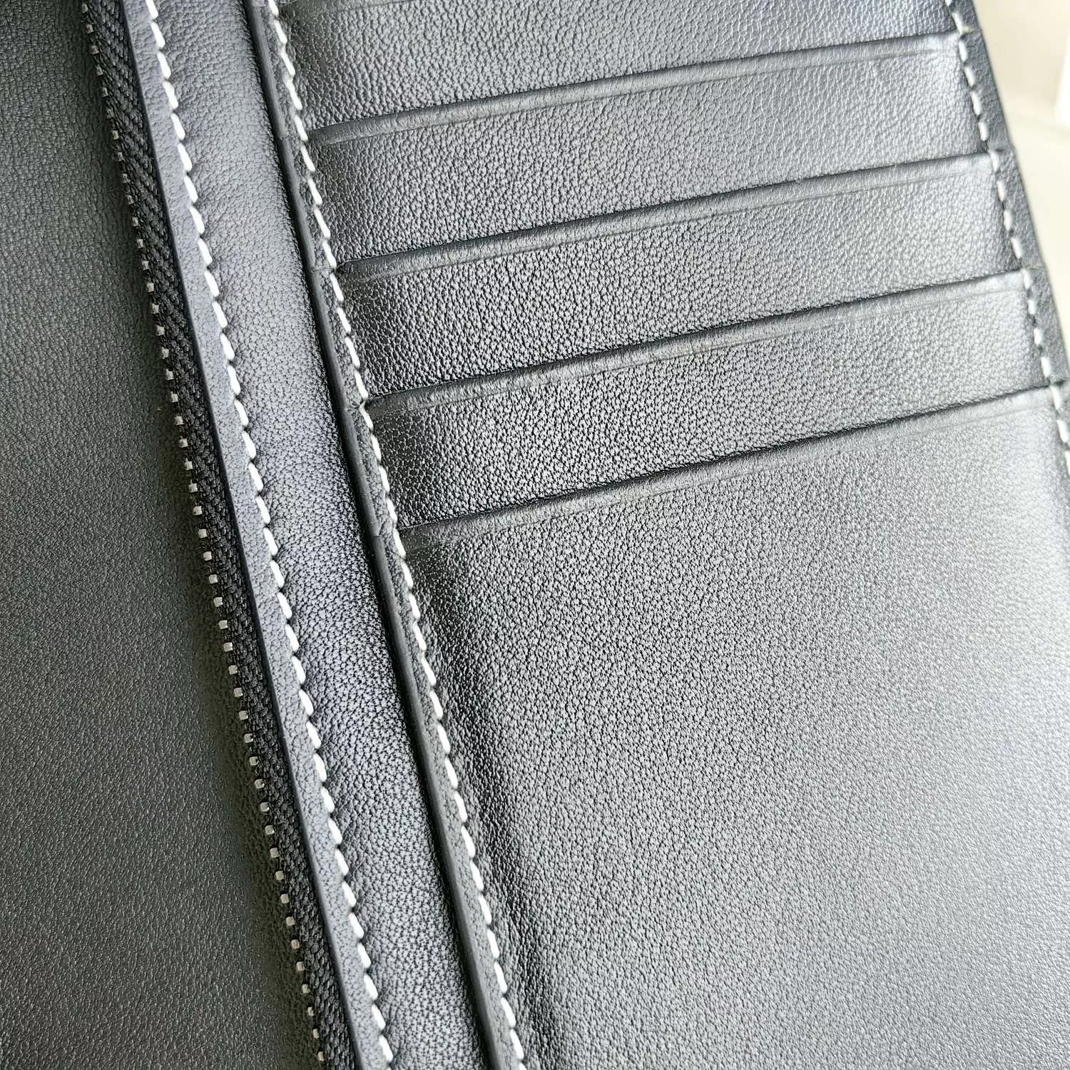 Burberry AAA Man Wallets Fashionable 1689