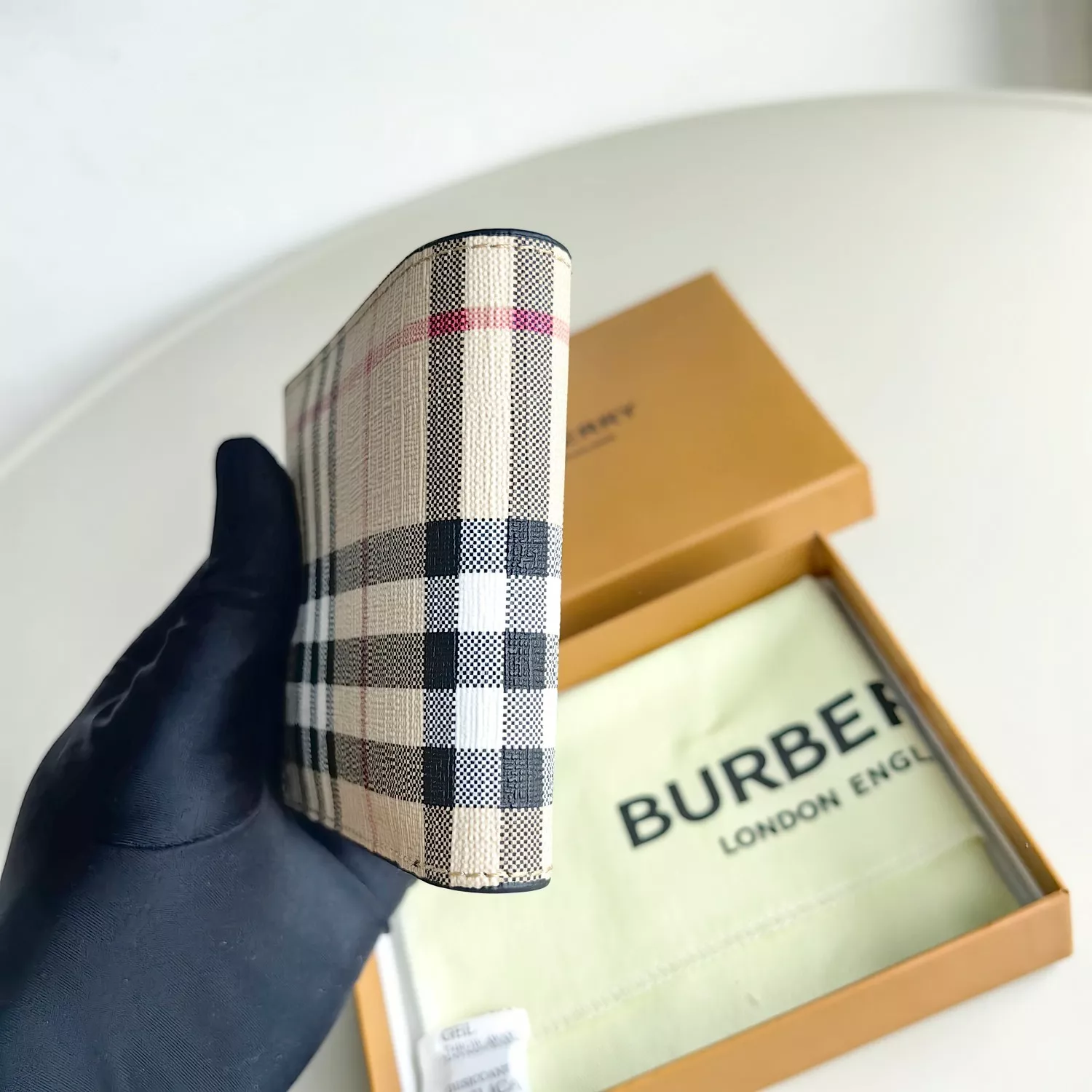 Burberry AAA Man Wallets Modern 3327