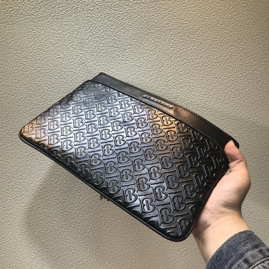 Burberry AAA Man Wallets Practical 545