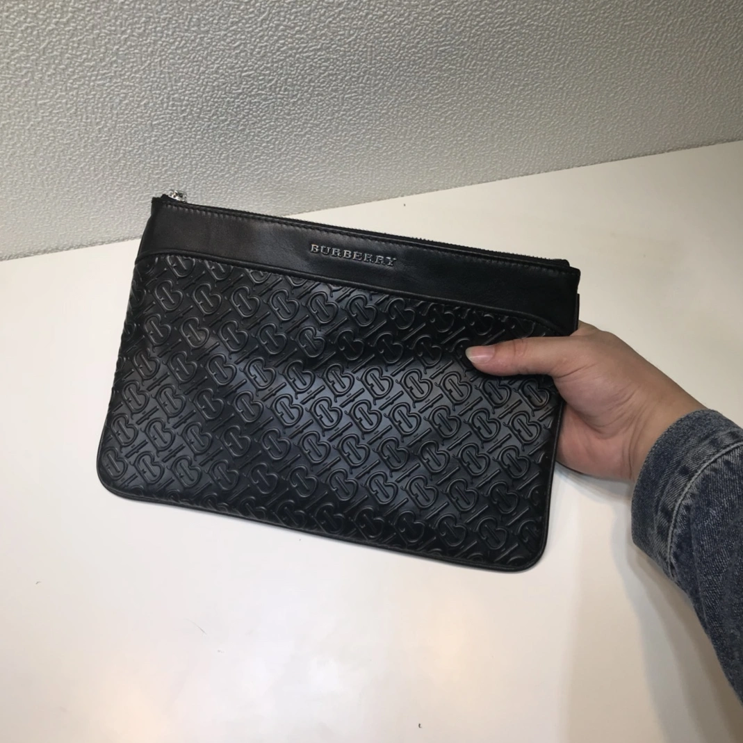 Burberry AAA Man Wallets Practical 545