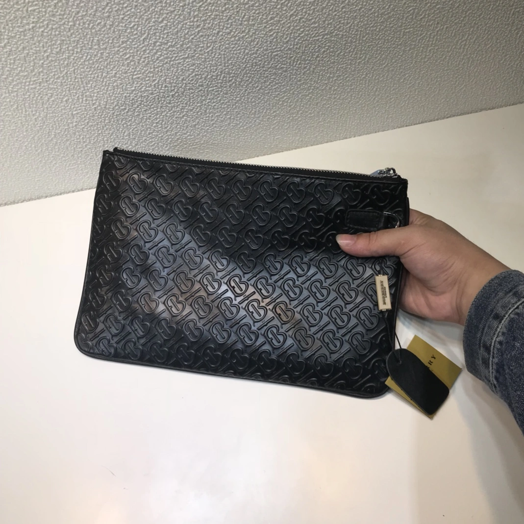 Burberry AAA Man Wallets Practical 545