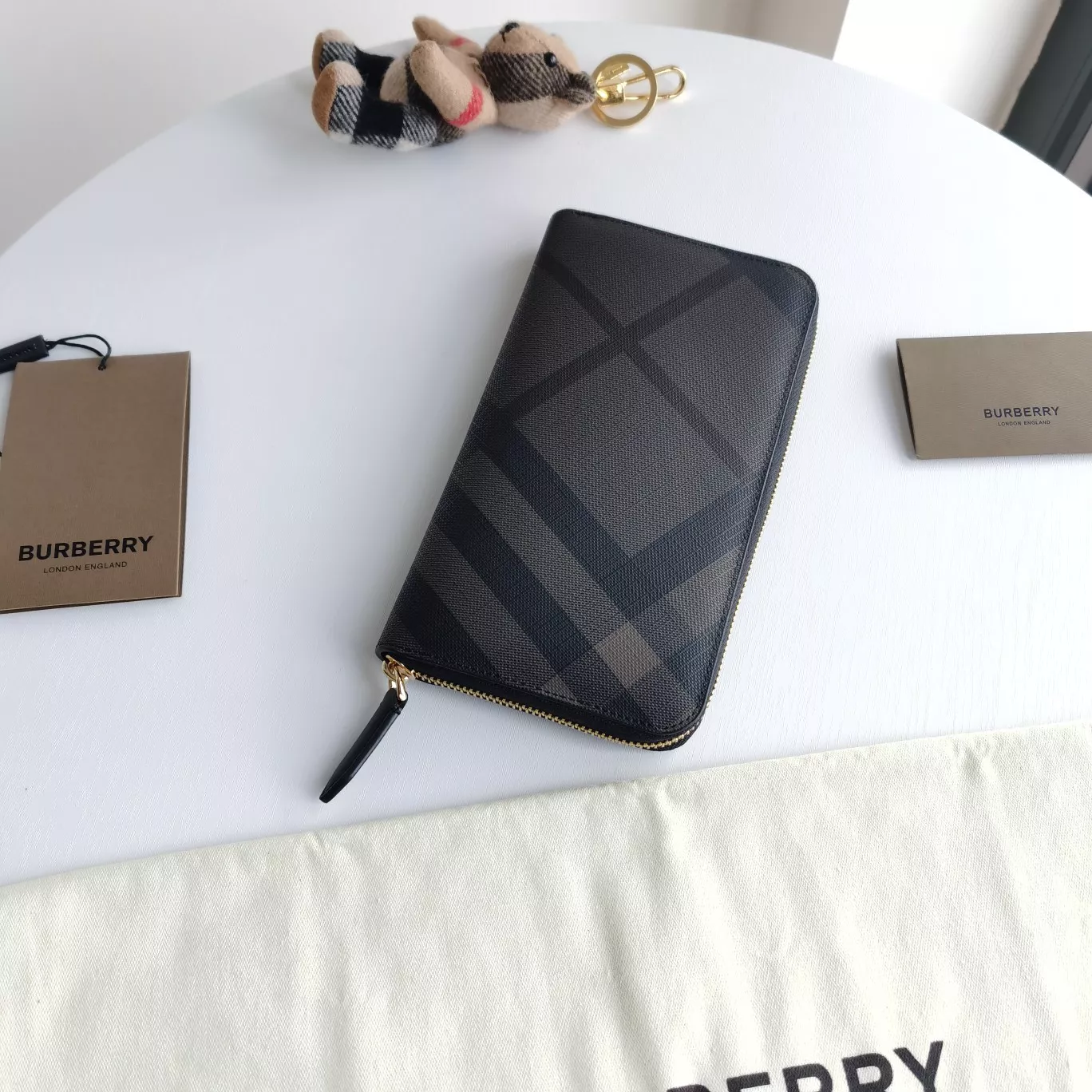 Burberry AAA Man Wallets Sophisticated 5205