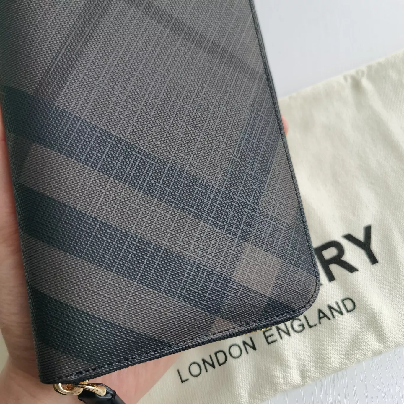Burberry AAA Man Wallets Sophisticated 5205