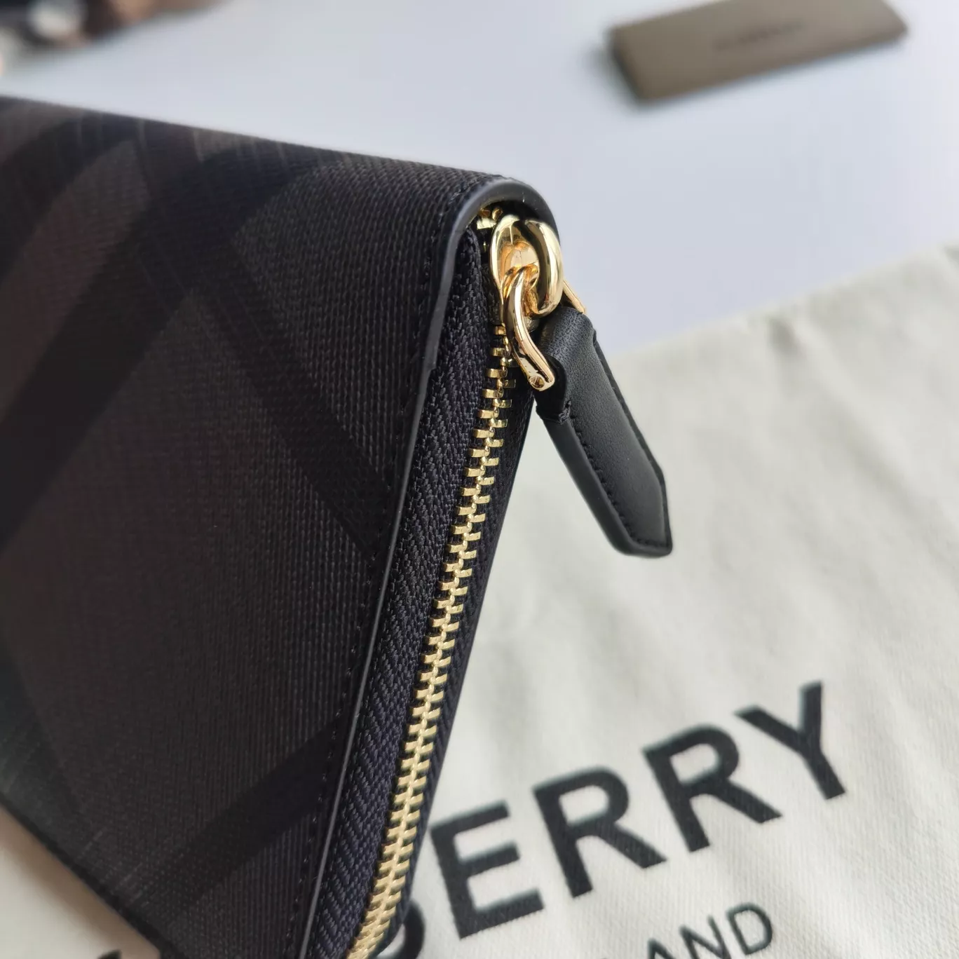 Burberry AAA Man Wallets Sophisticated 5205