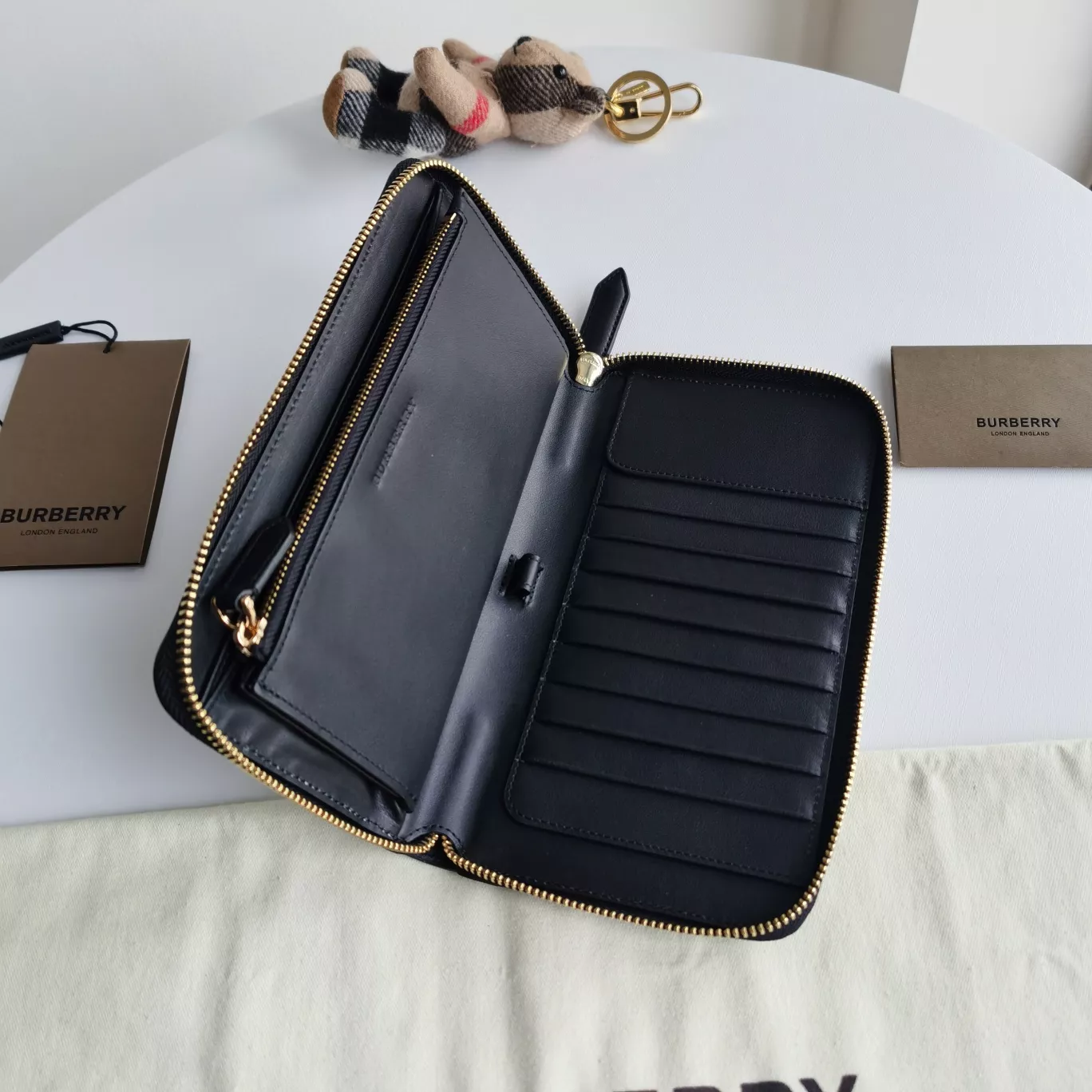 Burberry AAA Man Wallets Sophisticated 5205