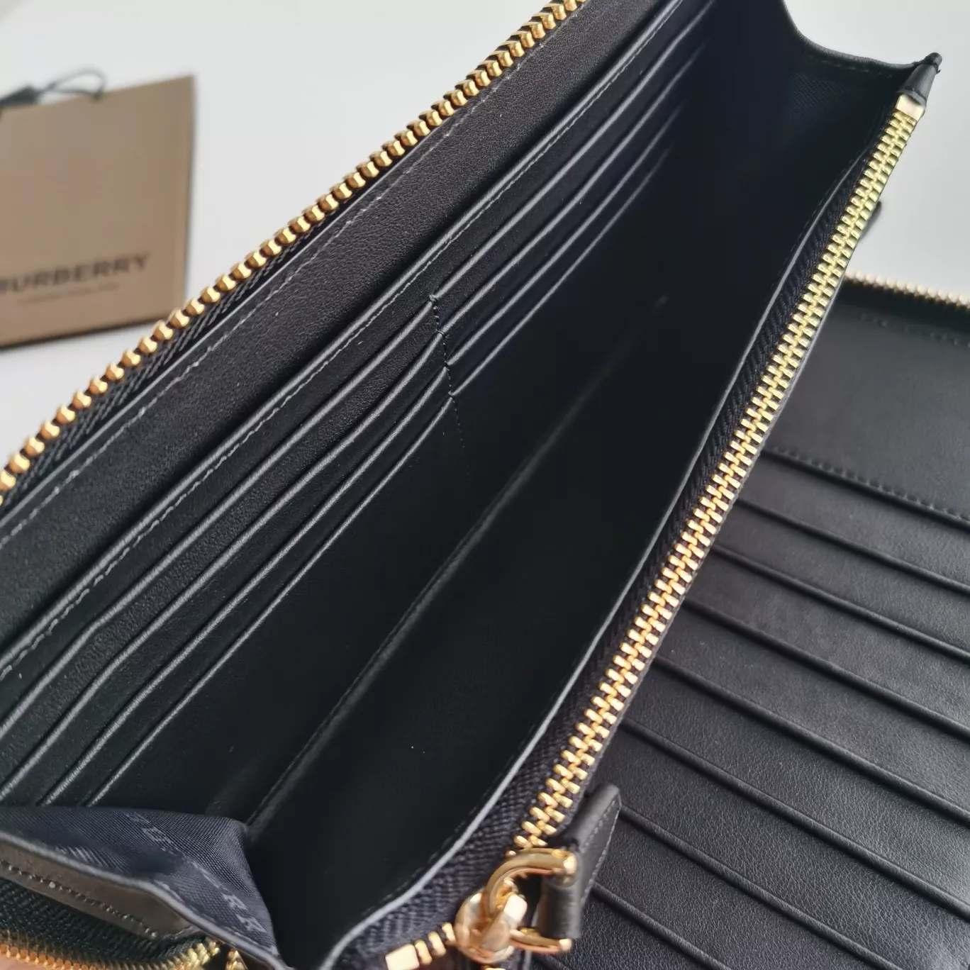 Burberry AAA Man Wallets Sophisticated 5205