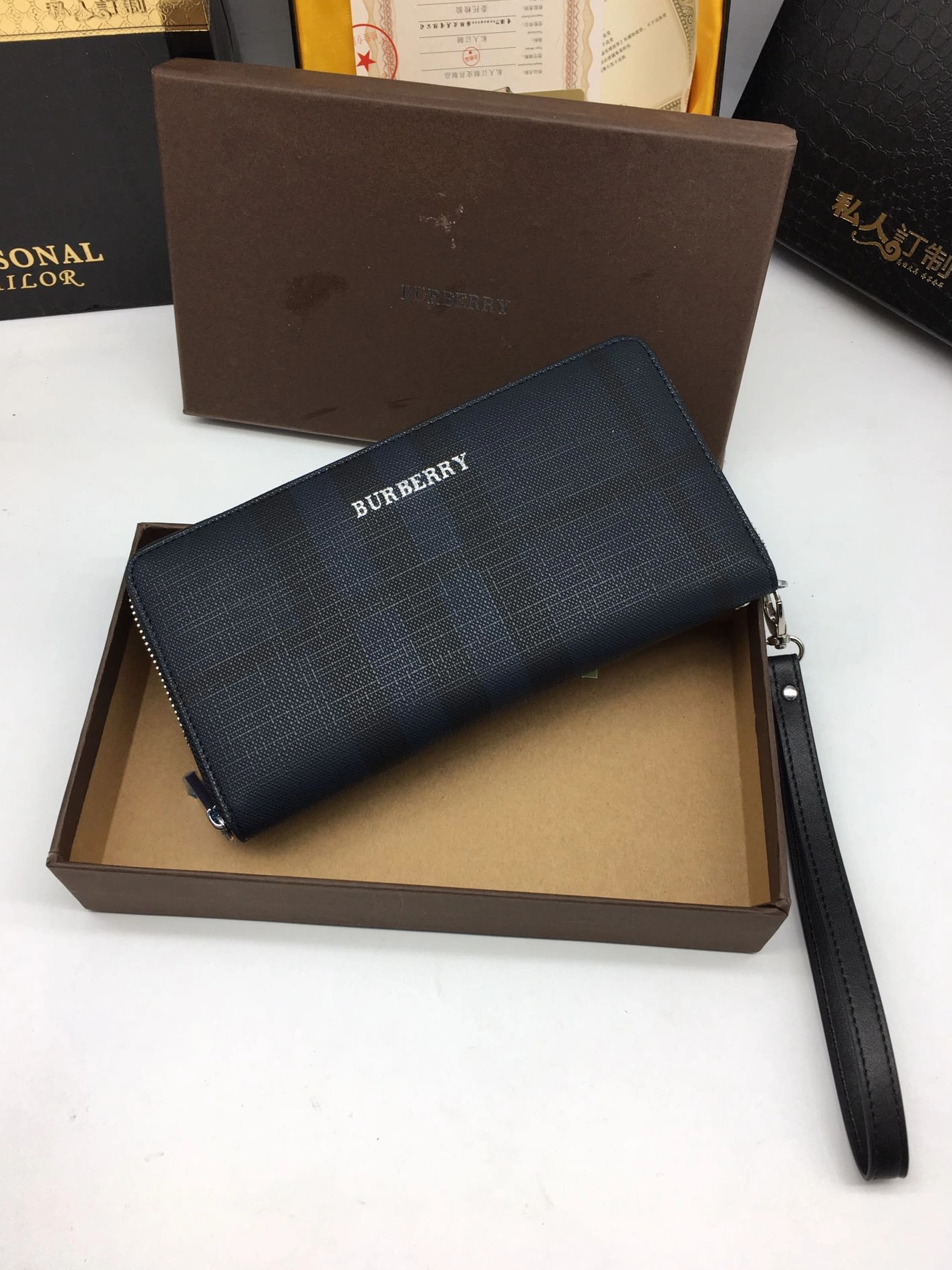 Burberry AAA Man Wallets StreetReady 5028
