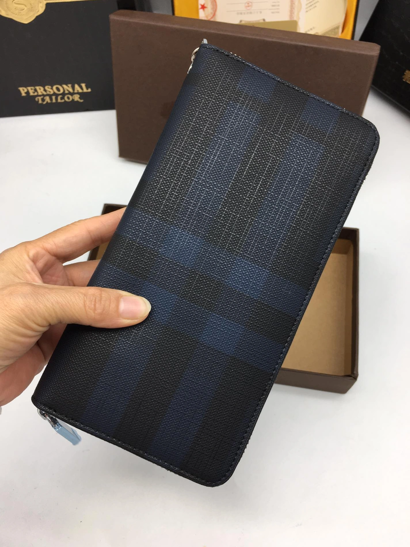 Burberry AAA Man Wallets StreetReady 5028