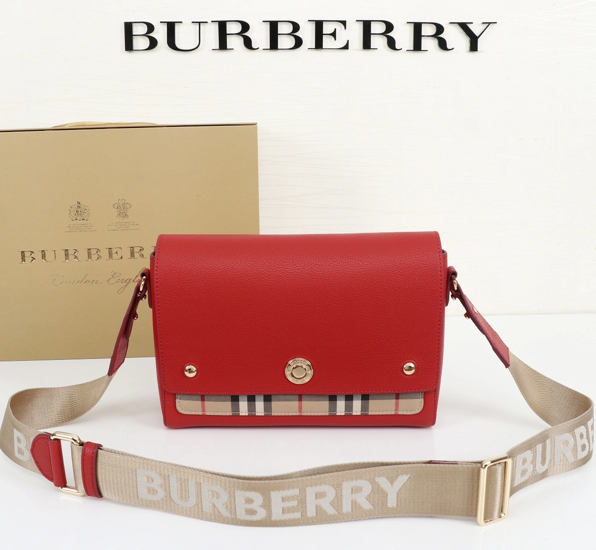 Burberry AAA Messenger Bags For Women Cozy 3198