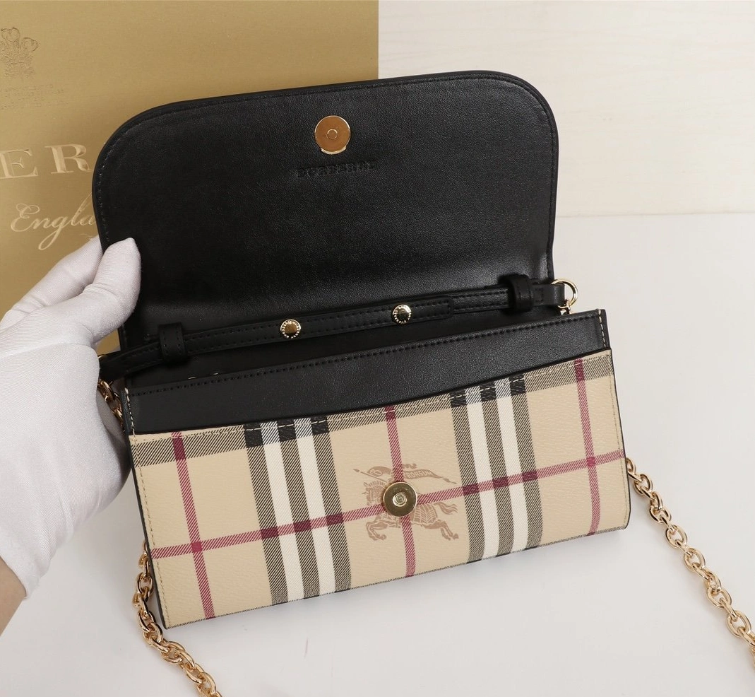 Burberry AAA Messenger Bags For Women Cozy 616