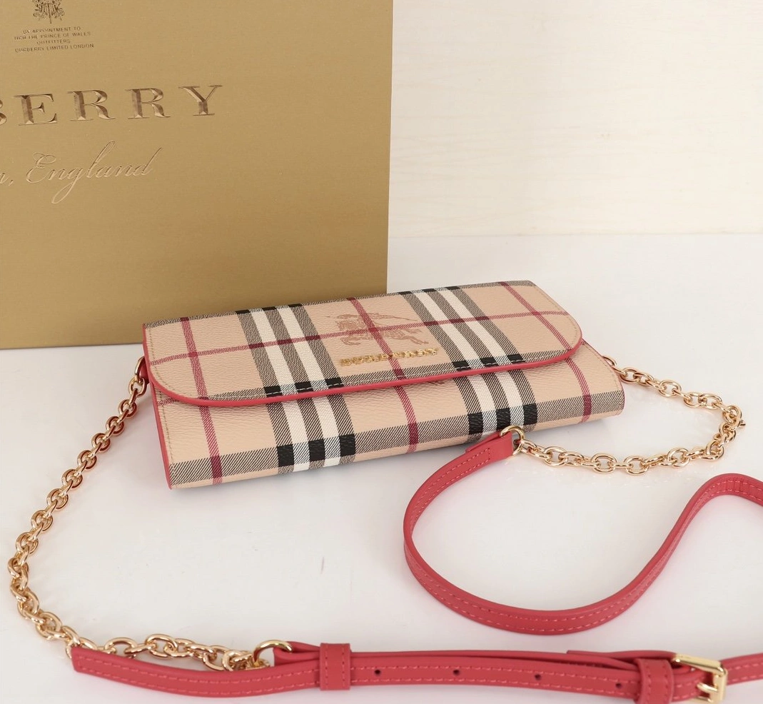 Burberry AAA Messenger Bags For Women Sophisticated 6709