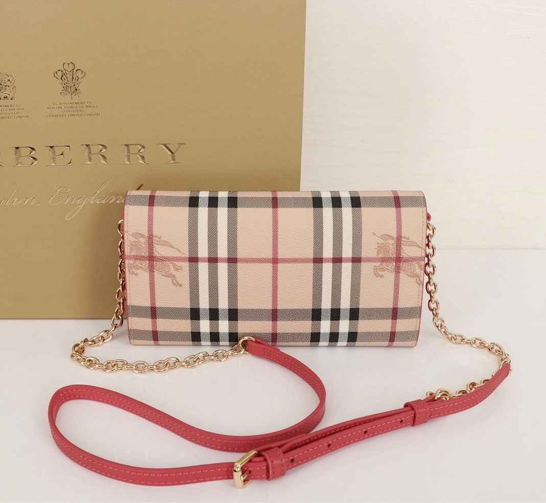 Burberry AAA Messenger Bags For Women Sophisticated 6709