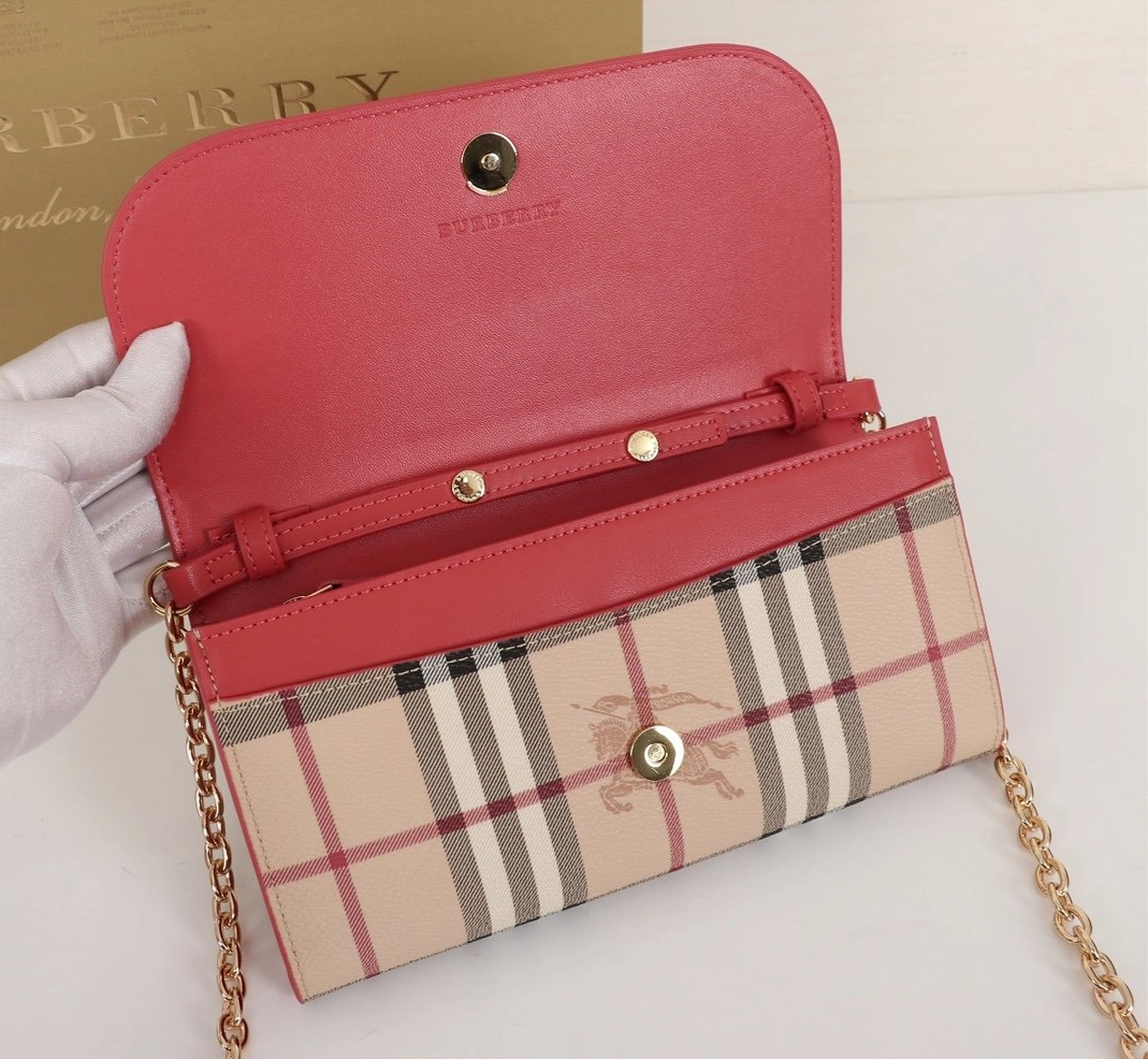 Burberry AAA Messenger Bags For Women Sophisticated 6709