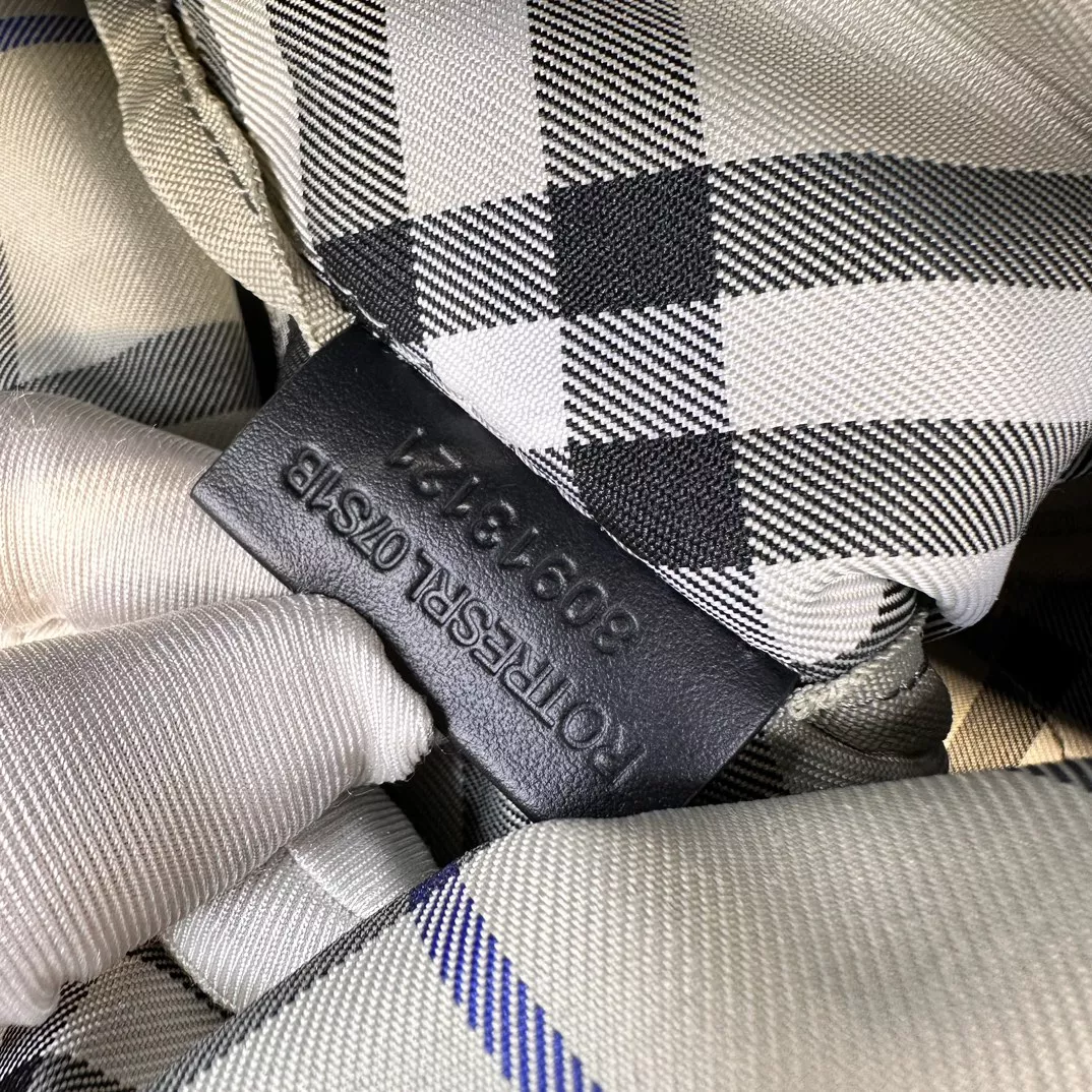 Burberry AAA Quality Backpacks For Unisex Lightweight 8475