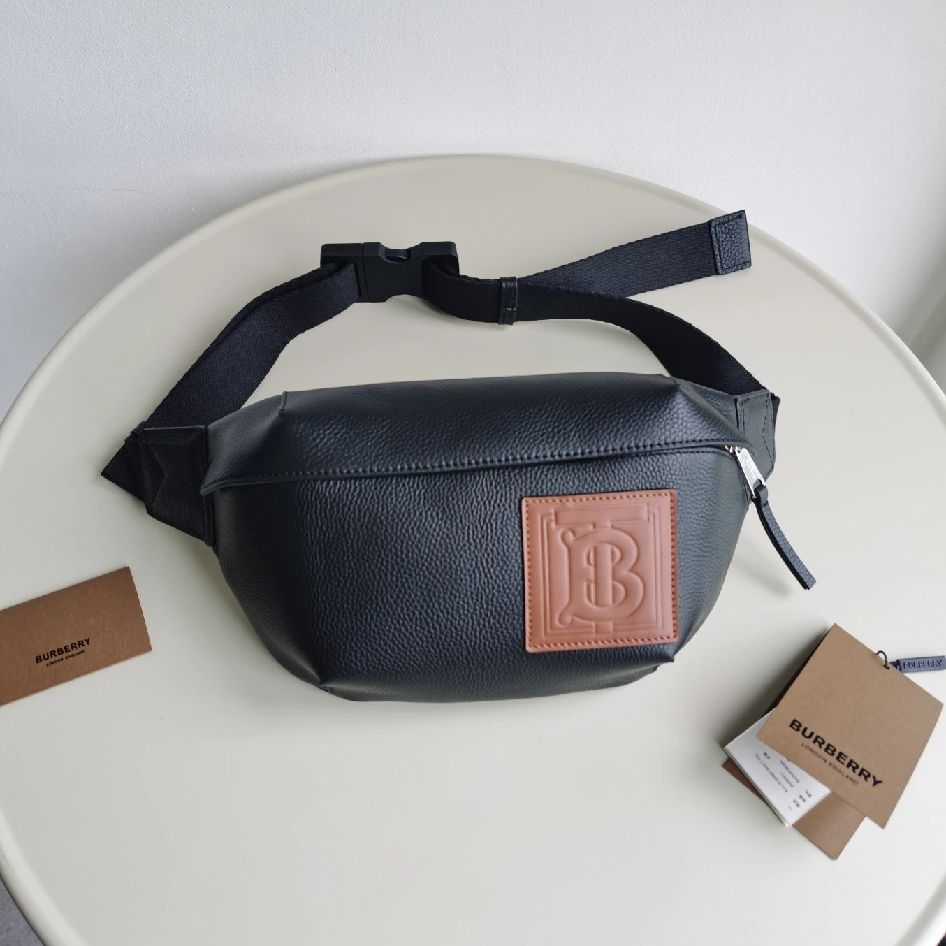 Burberry AAA Quality Belt Bags For Unisex Affordable 405