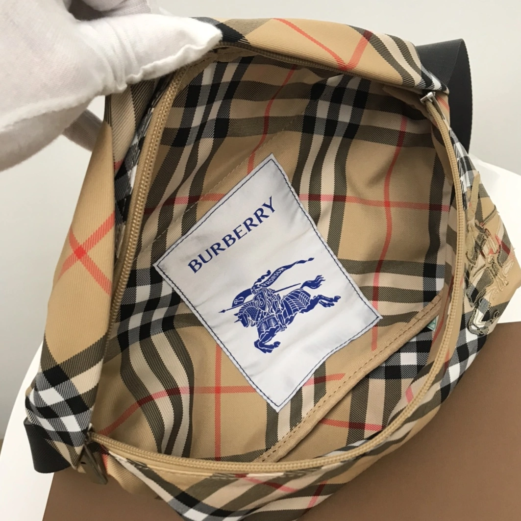 Burberry AAA Quality Belt Bags For Unisex Bright 8568