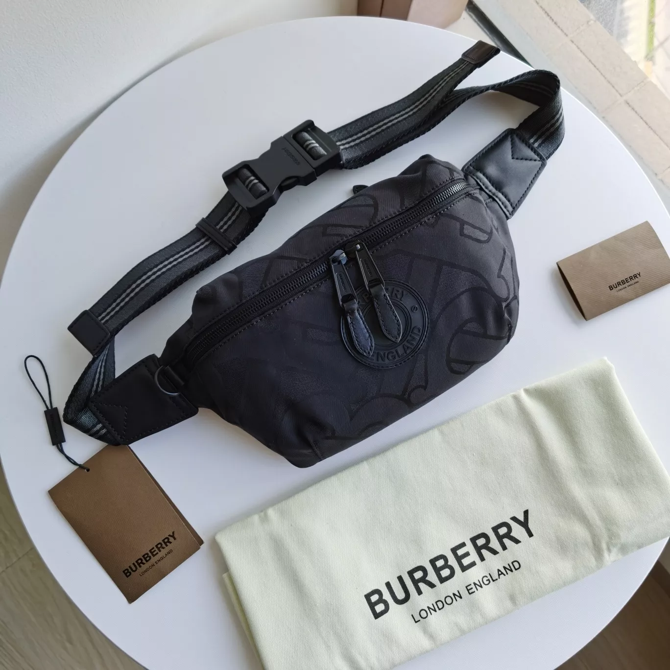 Burberry AAA Quality Belt Bags For Unisex Sophisticated 7580
