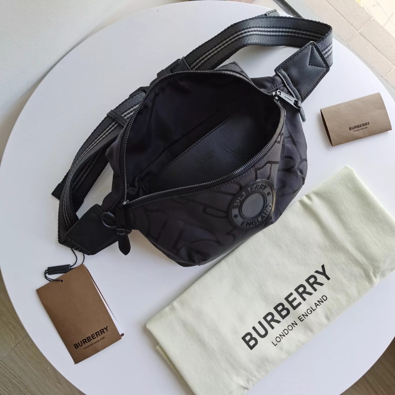 Burberry AAA Quality Belt Bags For Unisex Sophisticated 7580