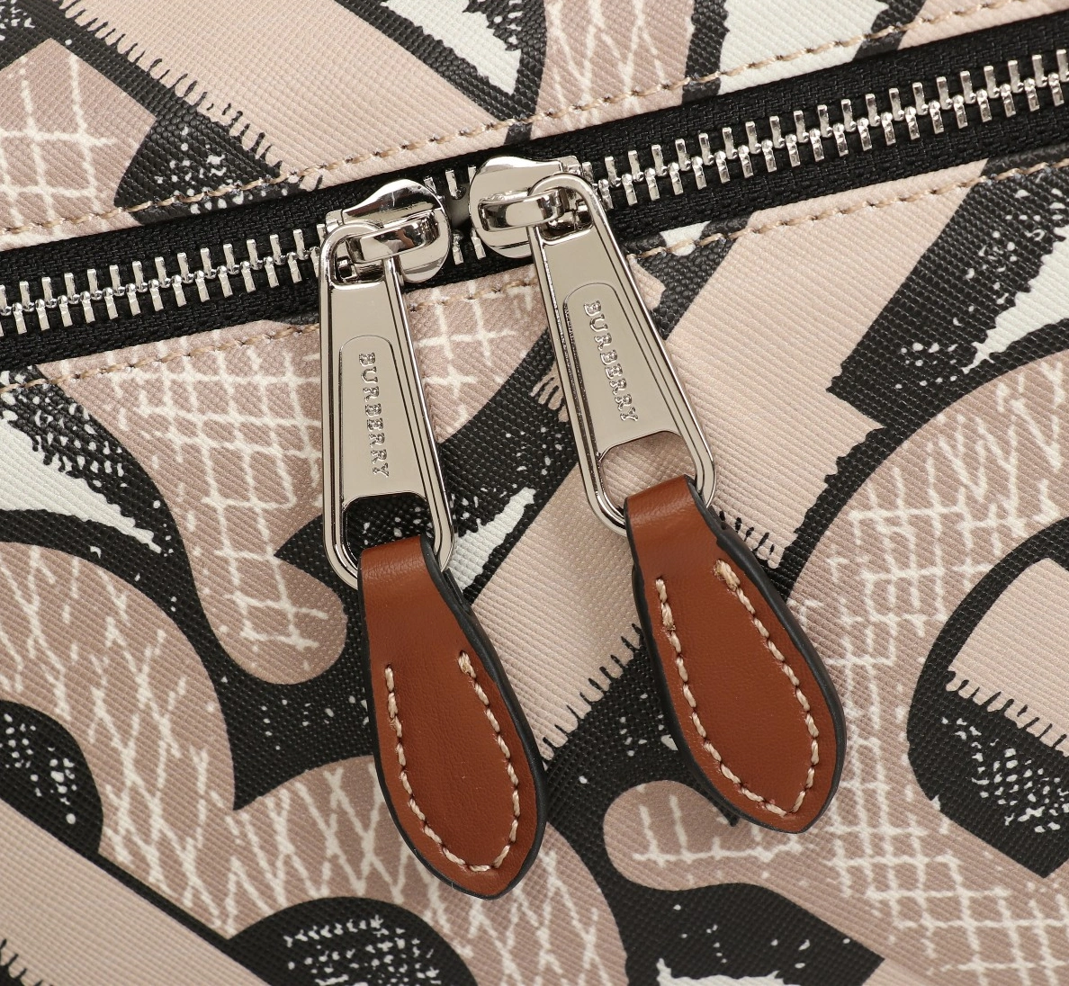 Burberry AAA Quality Belt Bags Popular 4941