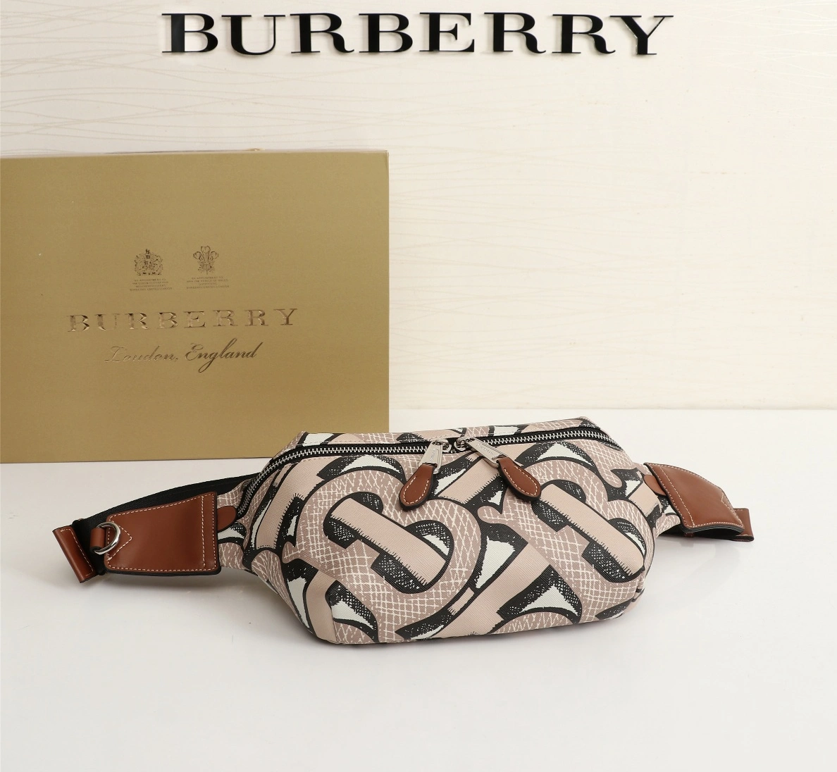 Burberry AAA Quality Belt Bags Popular 4941