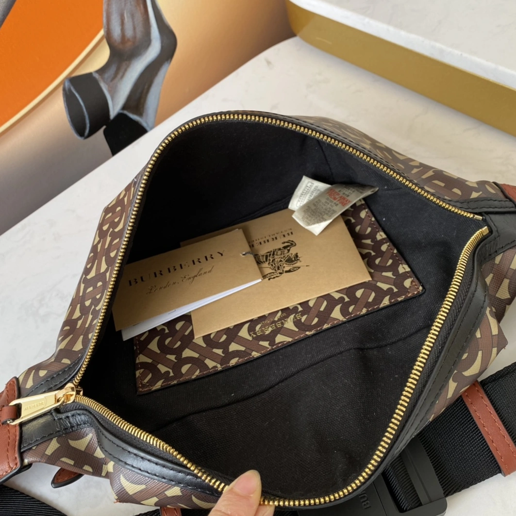Burberry AAA Quality Belt Bags SmartChoice 6575