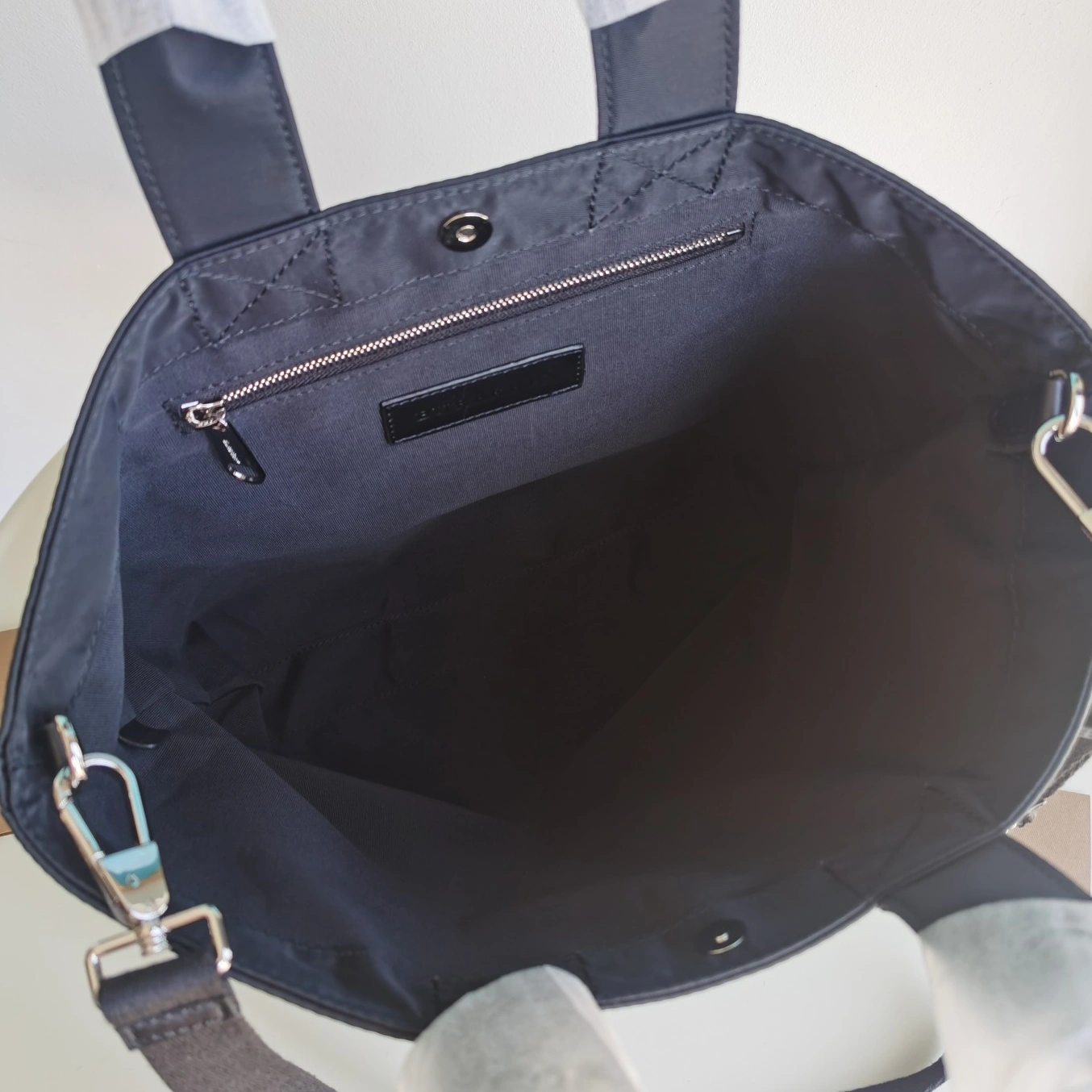 Burberry AAA Quality Handbags For Unisex Efficient 1658