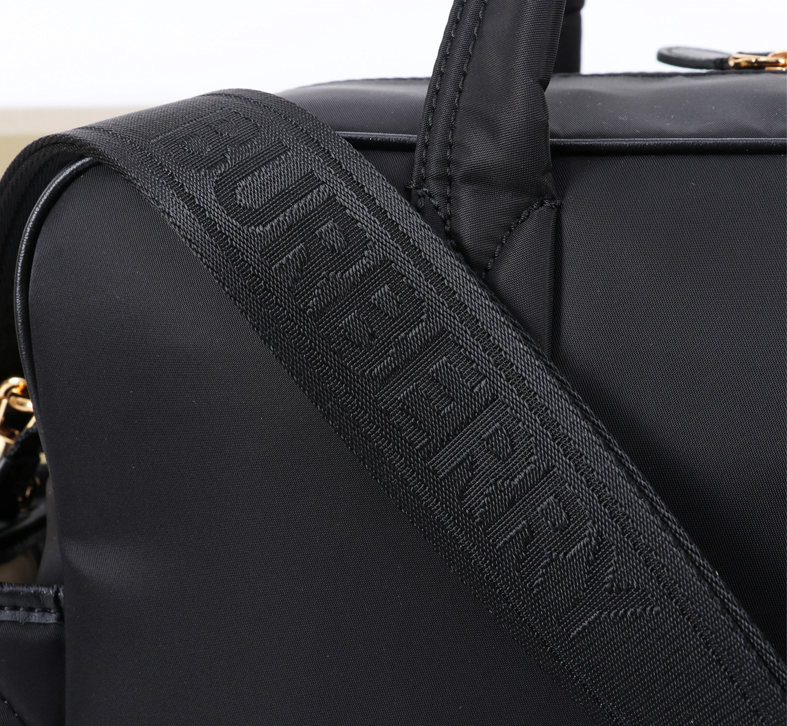 Burberry AAA Quality Handbags For Unisex Vibrant 1032