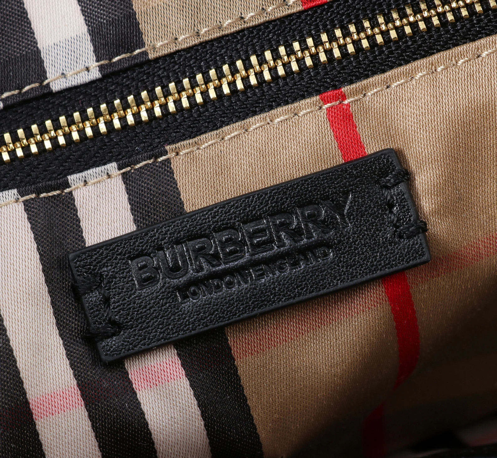 Burberry AAA Quality Handbags For Unisex Vibrant 1032