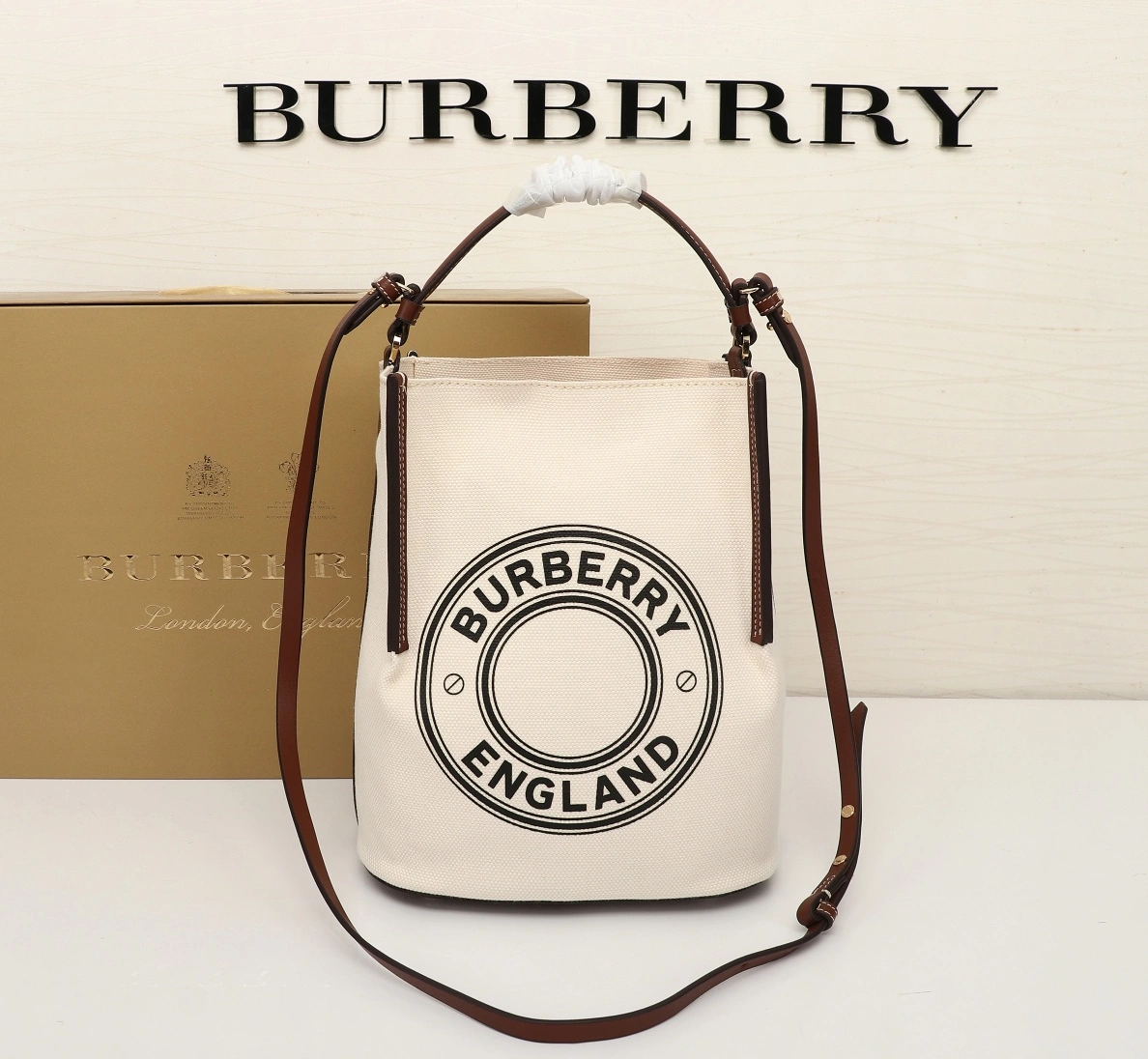 Burberry AAA Quality Handbags For Women BestValue 2080