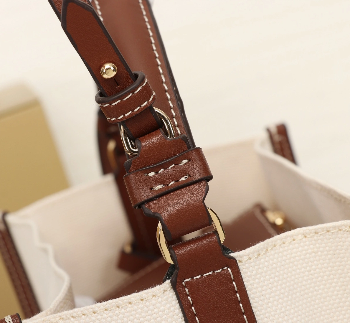 Burberry AAA Quality Handbags For Women BestValue 2080