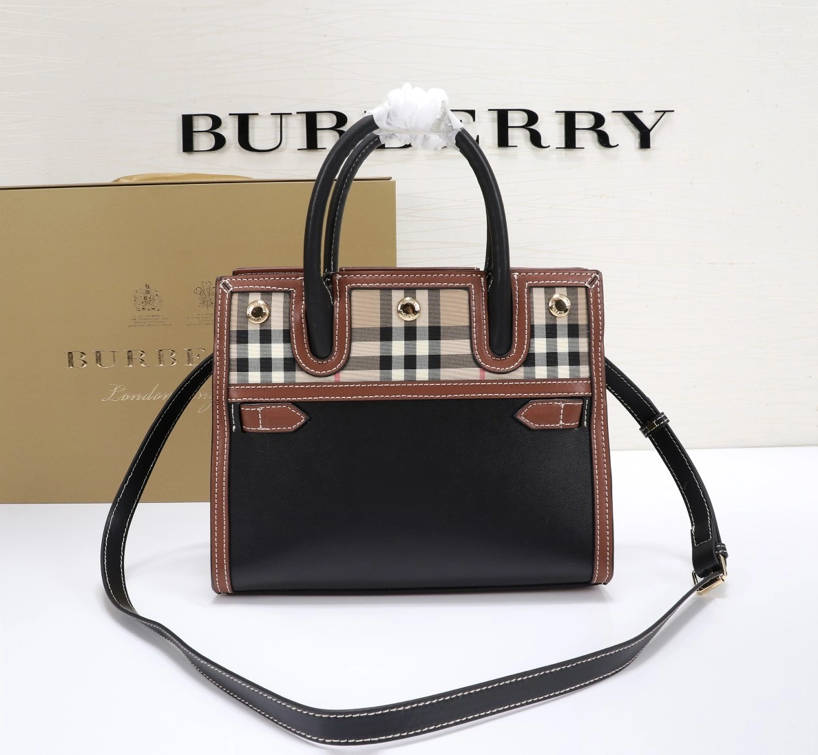 Burberry AAA Quality Handbags For Women BestValue 5265