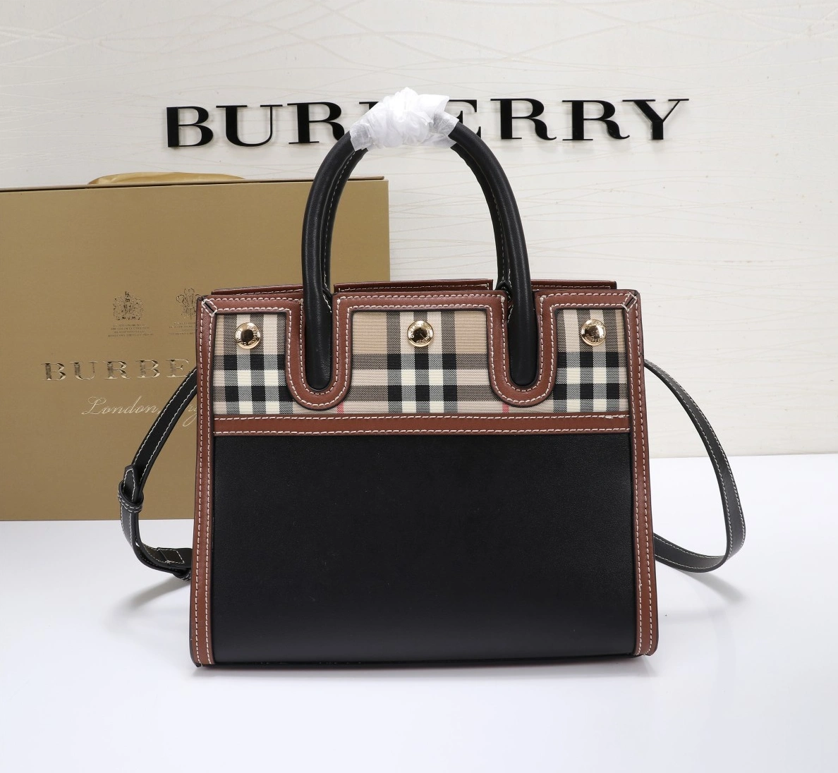Burberry AAA Quality Handbags For Women BestValue 5265
