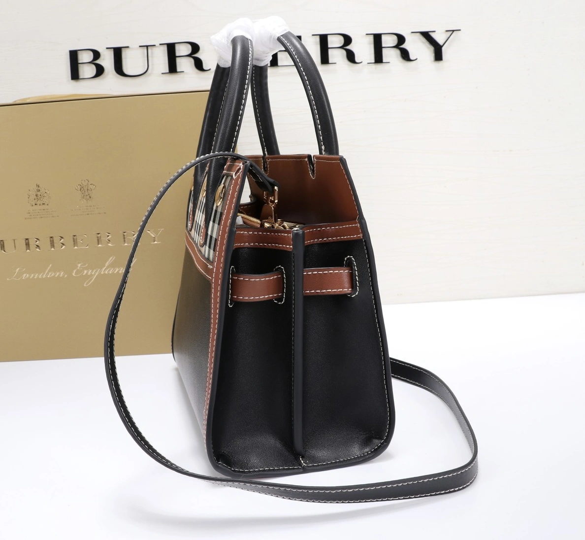 Burberry AAA Quality Handbags For Women BestValue 5265