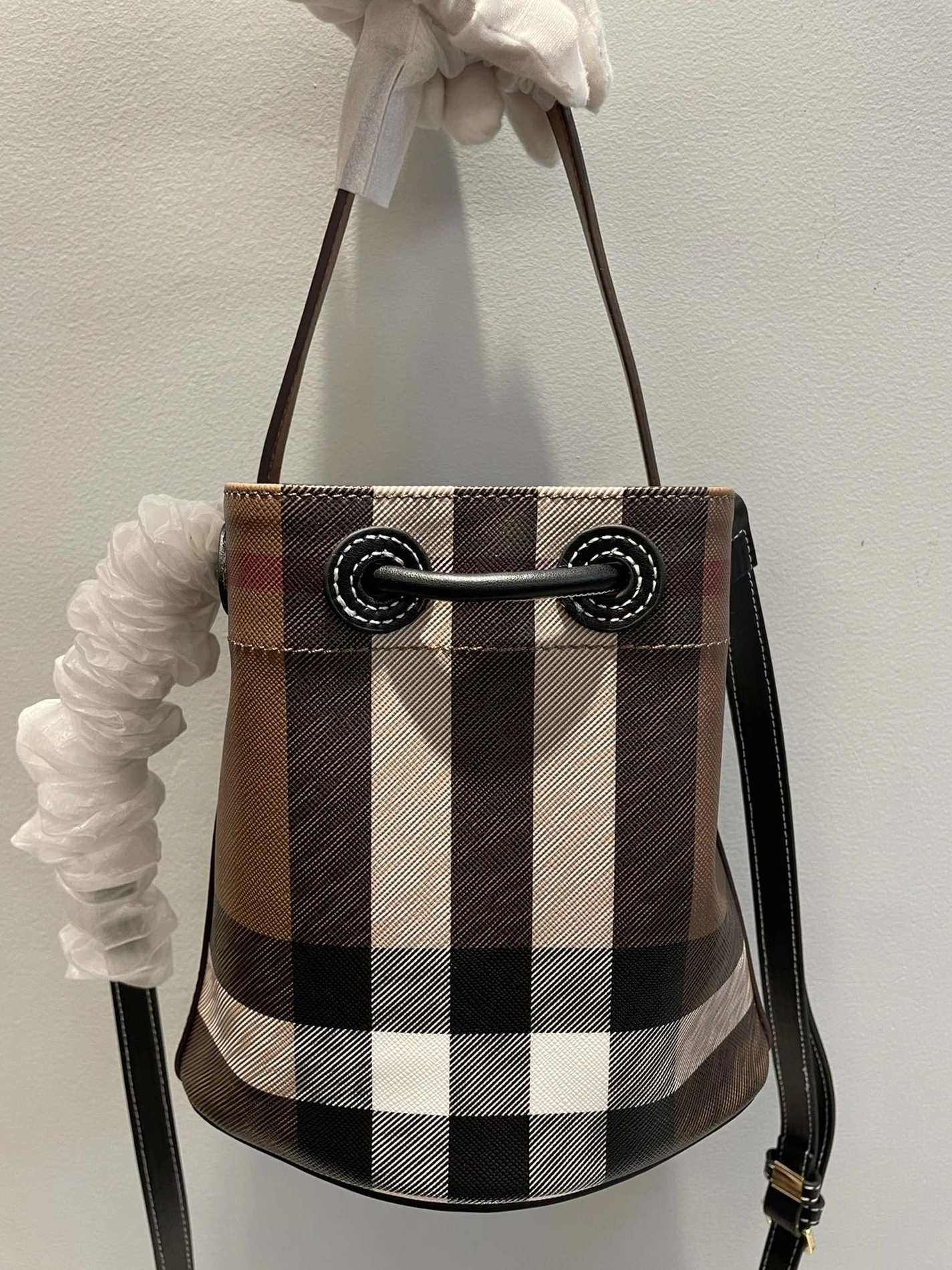 Burberry AAA Quality Handbags For Women Comfortable 2114