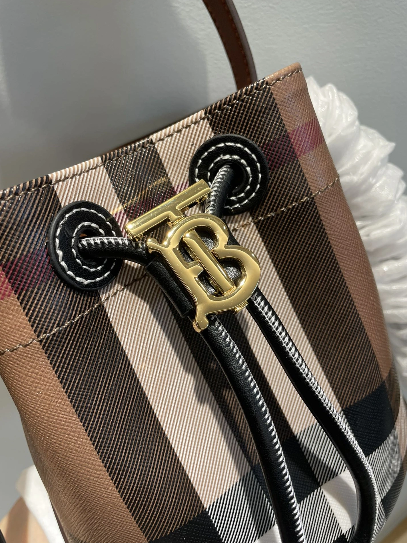Burberry AAA Quality Handbags For Women Comfortable 2114