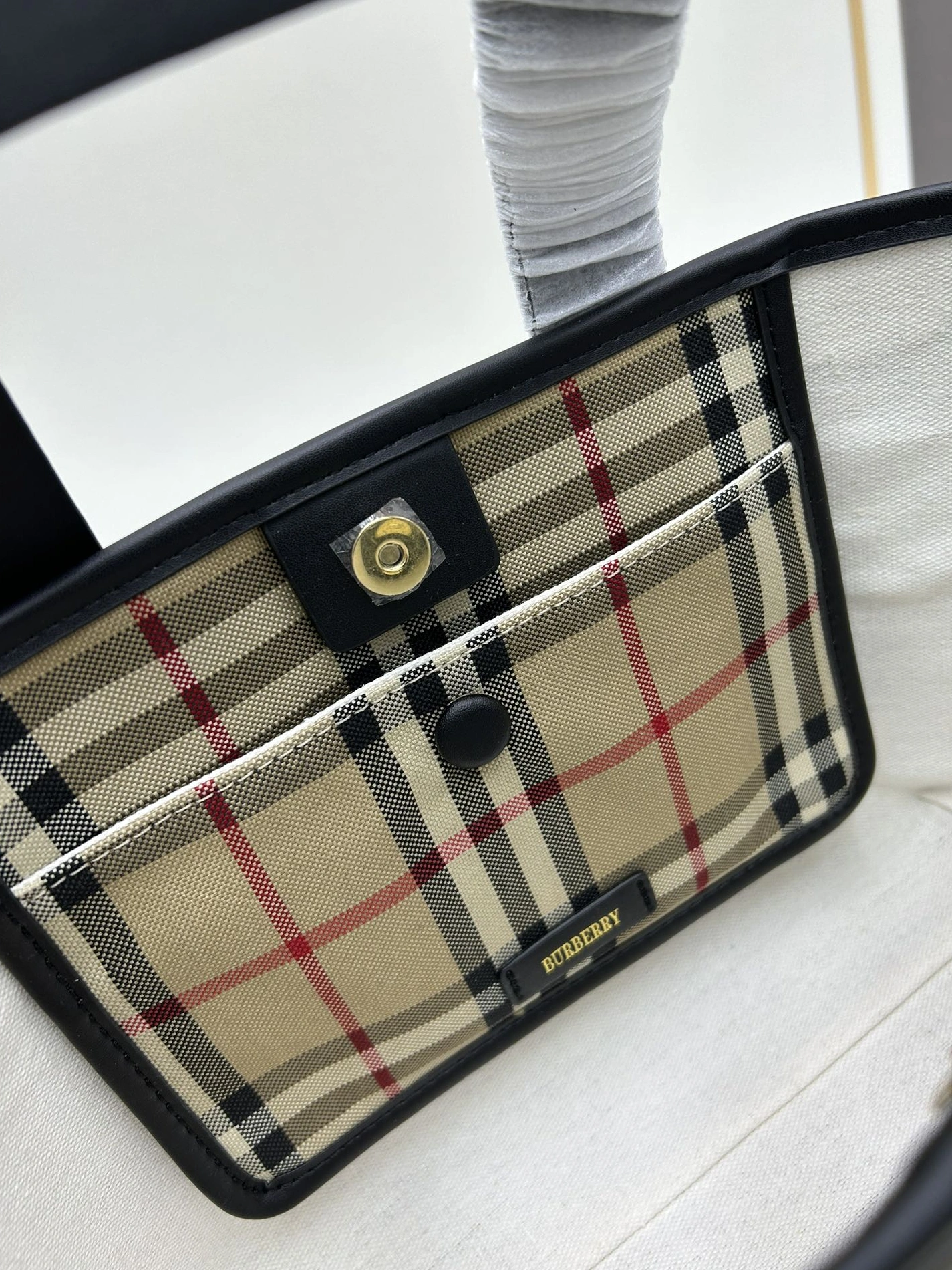 Burberry AAA Quality Handbags For Women Minimalist 3002