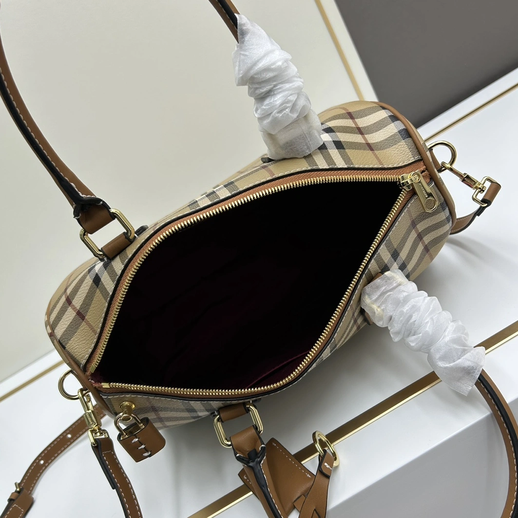 Burberry AAA Quality Handbags For Women Soft 5130