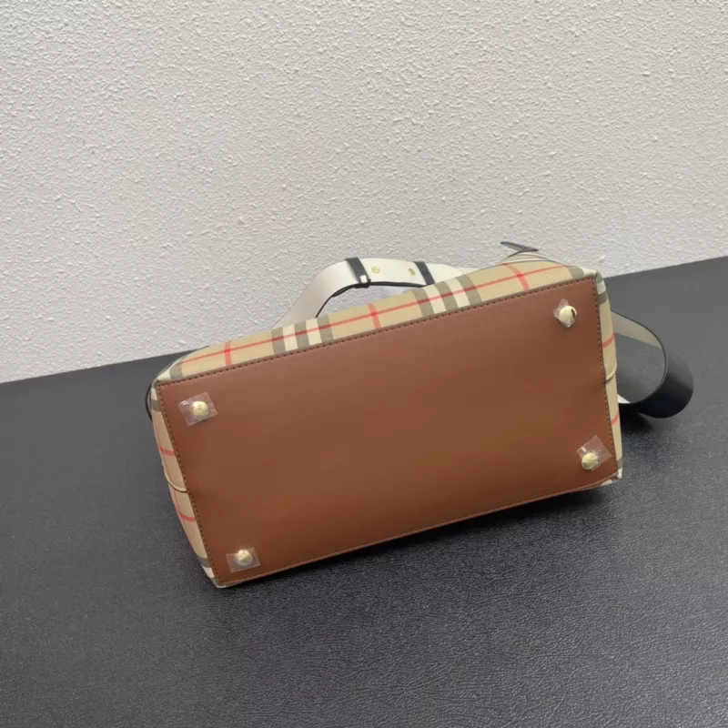 Burberry AAA Quality Handbags For Women UrbanStyle 1050