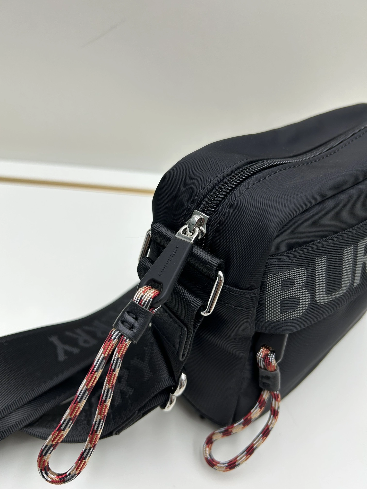 Burberry AAA Quality Messenger Bags For Unisex Fashionable 9629