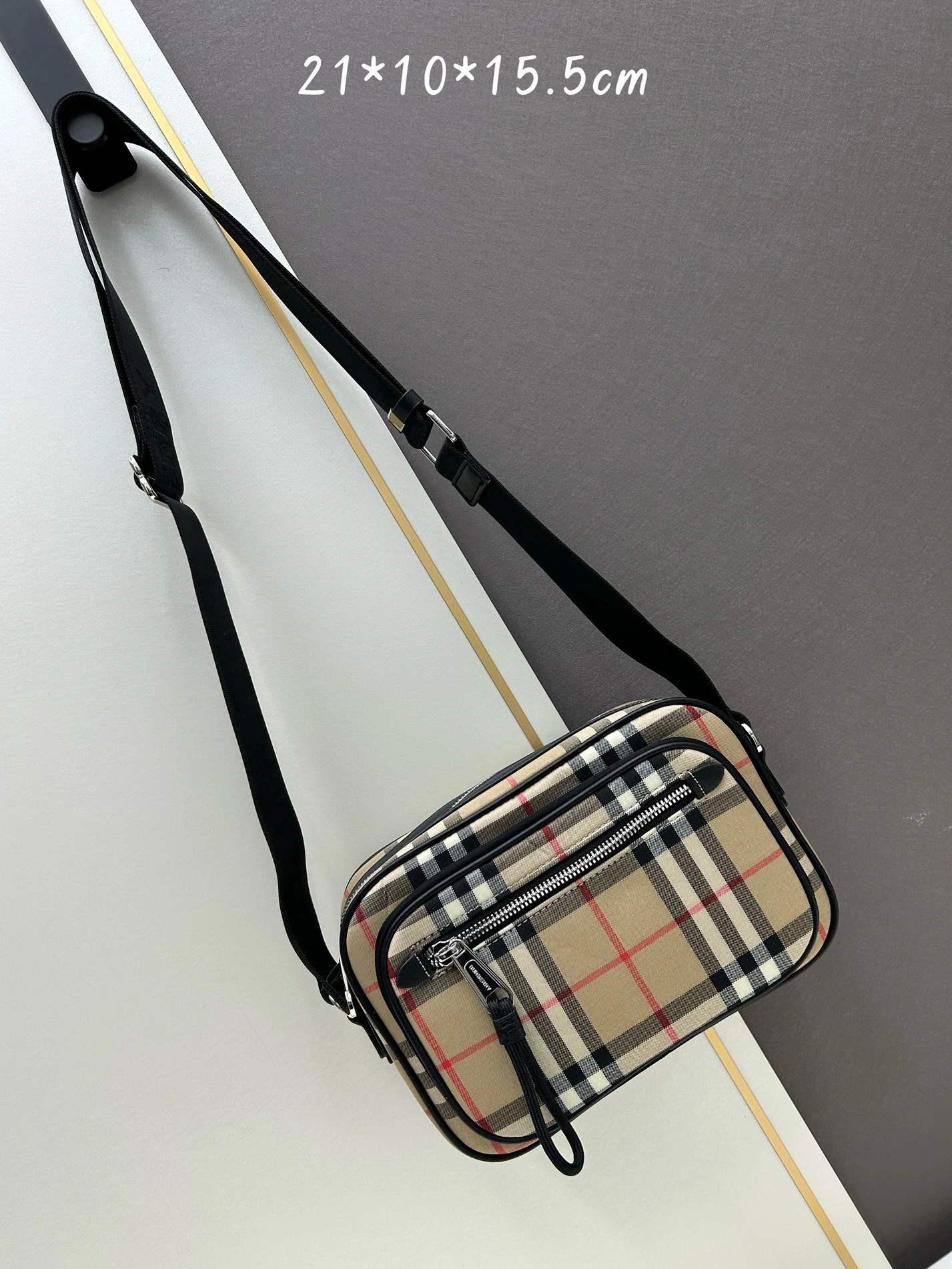 Burberry AAA Quality Messenger Bags For Unisex GoAnywhere 5006