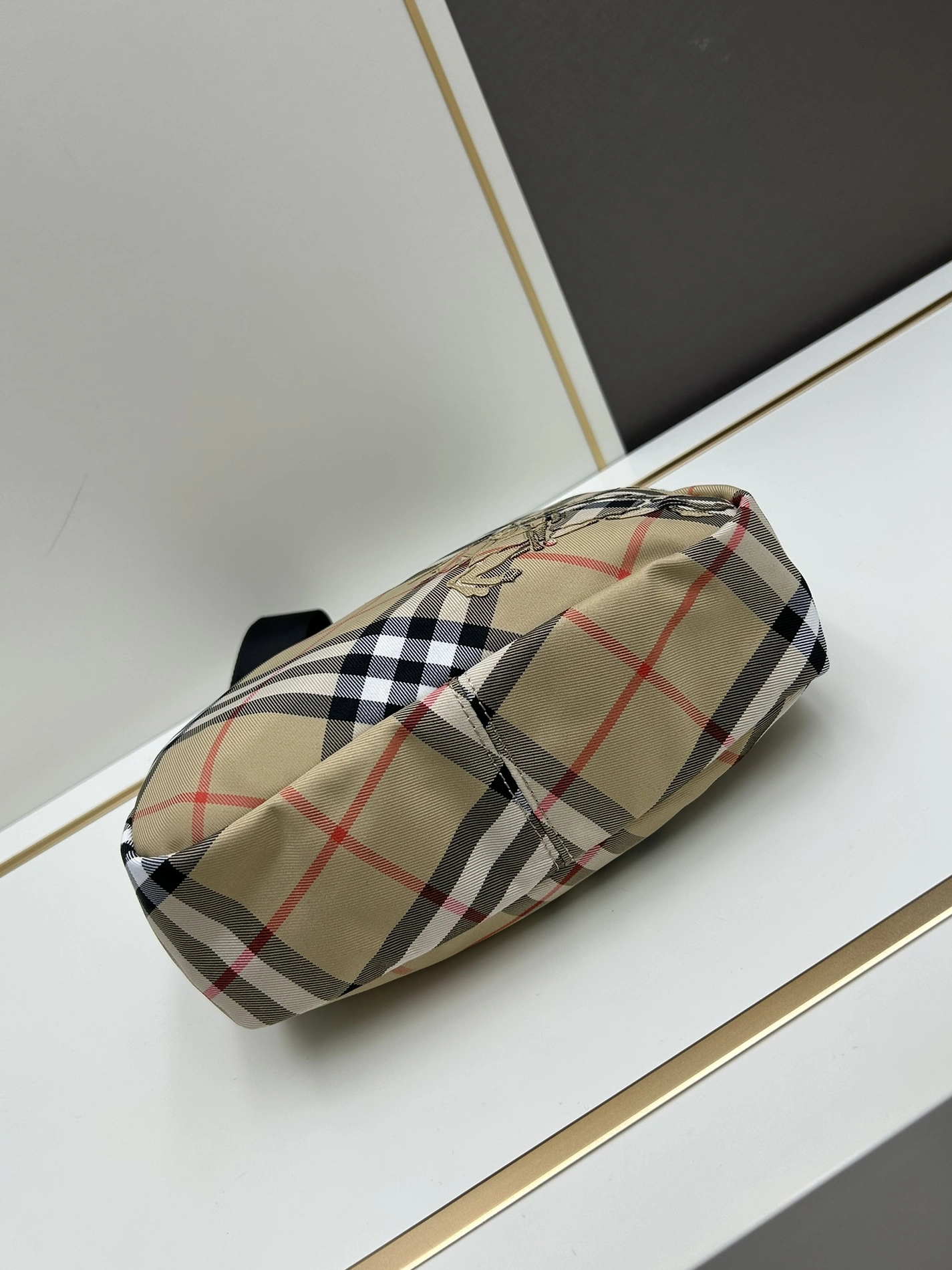 Burberry AAA Quality Messenger Bags For Unisex Vibrant 6017