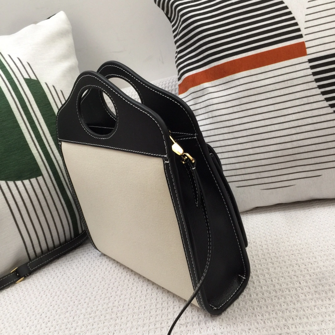 Burberry AAA Quality Messenger Bags For Women AllSeason 7116