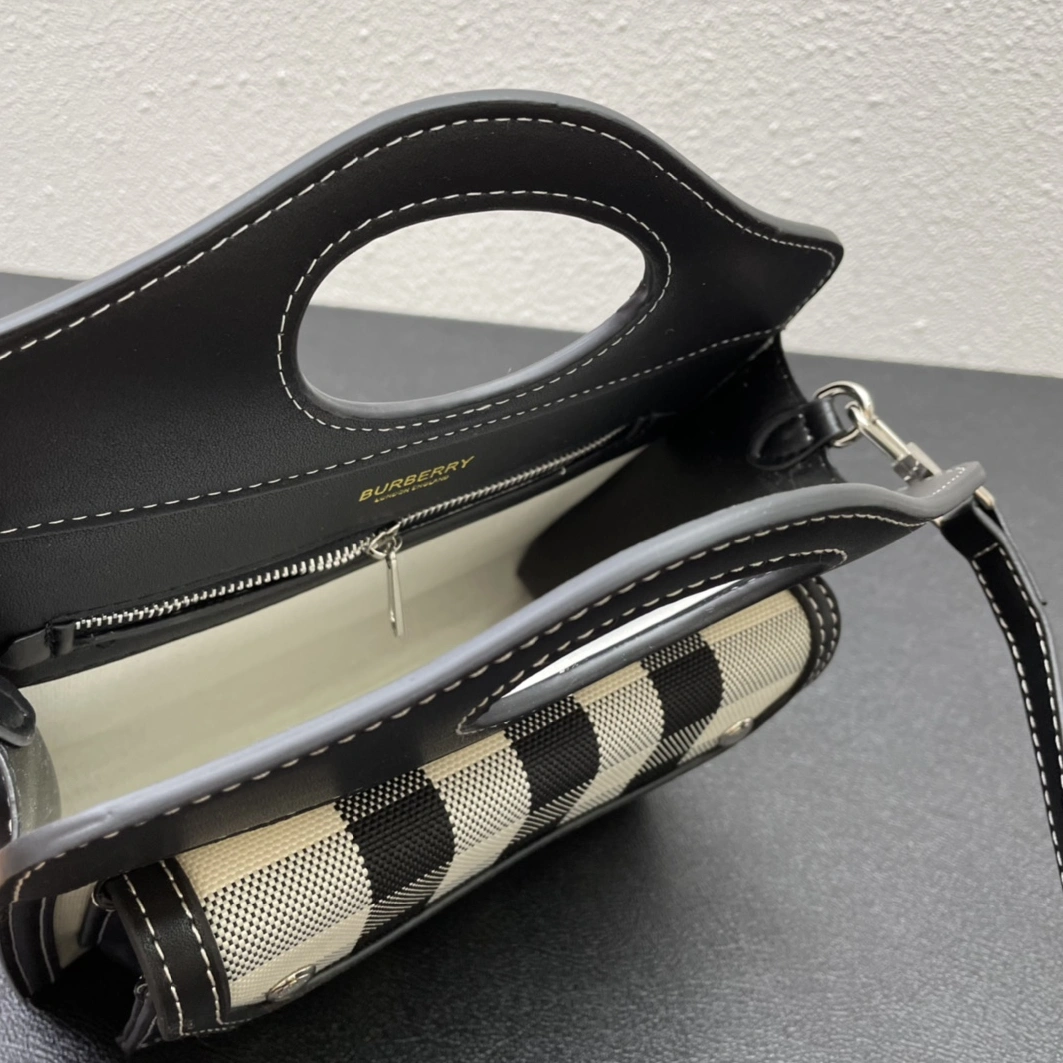 Burberry AAA Quality Messenger Bags For Women BestValue 1457