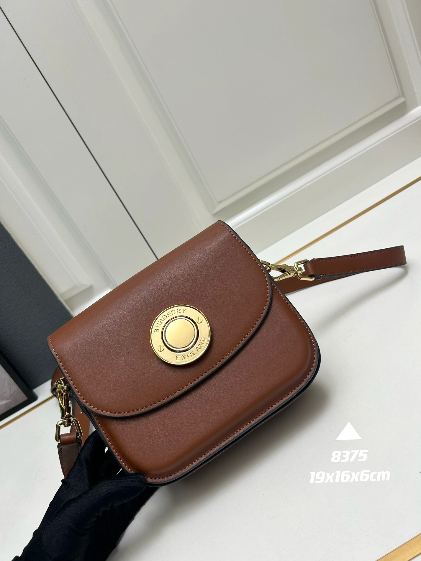 Burberry AAA Quality Messenger Bags For Women Bold 1220