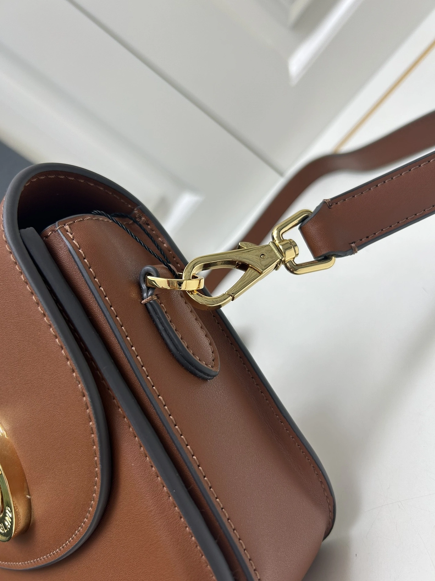 Burberry AAA Quality Messenger Bags For Women Bold 1220