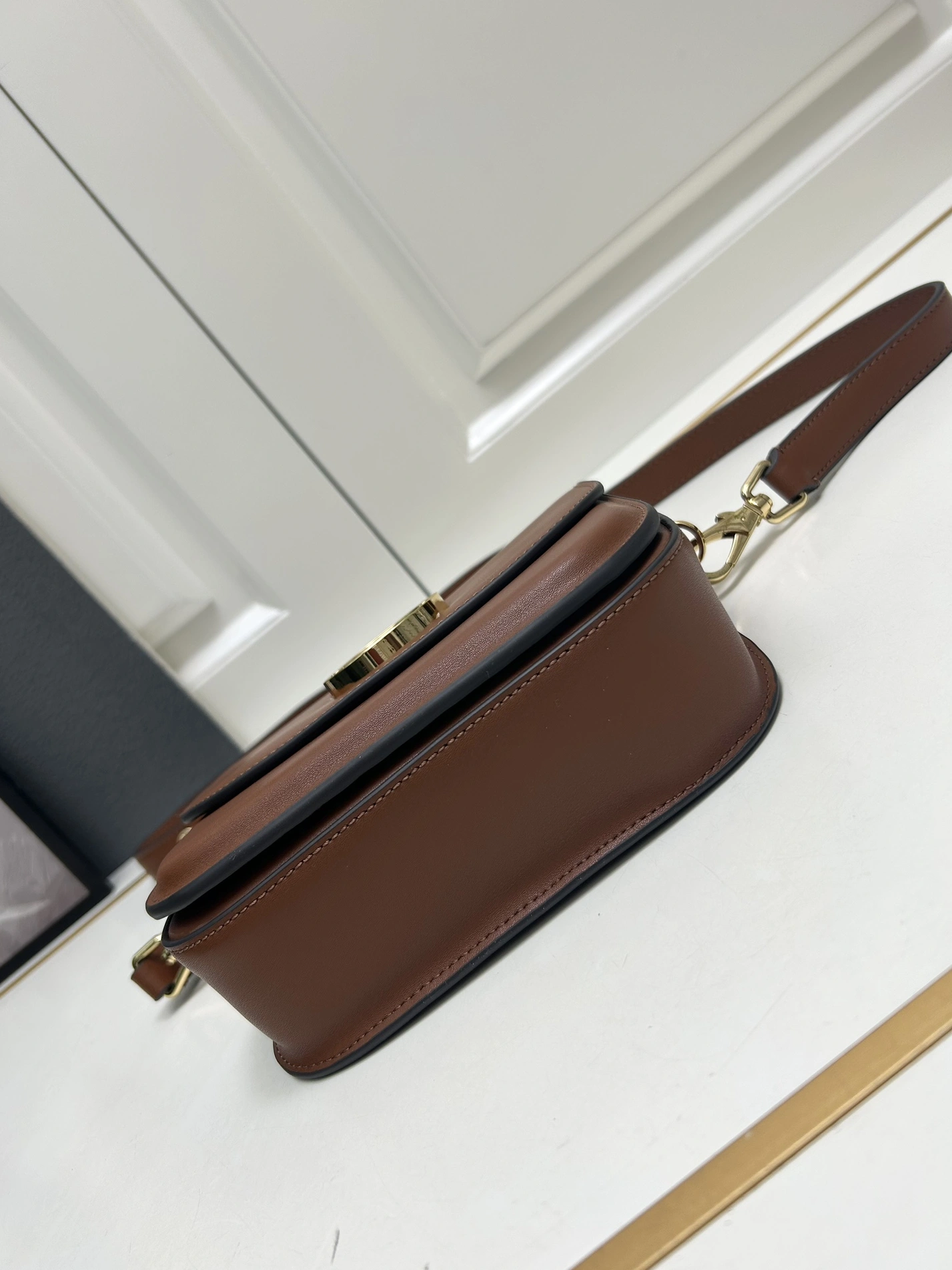 Burberry AAA Quality Messenger Bags For Women Bold 1220
